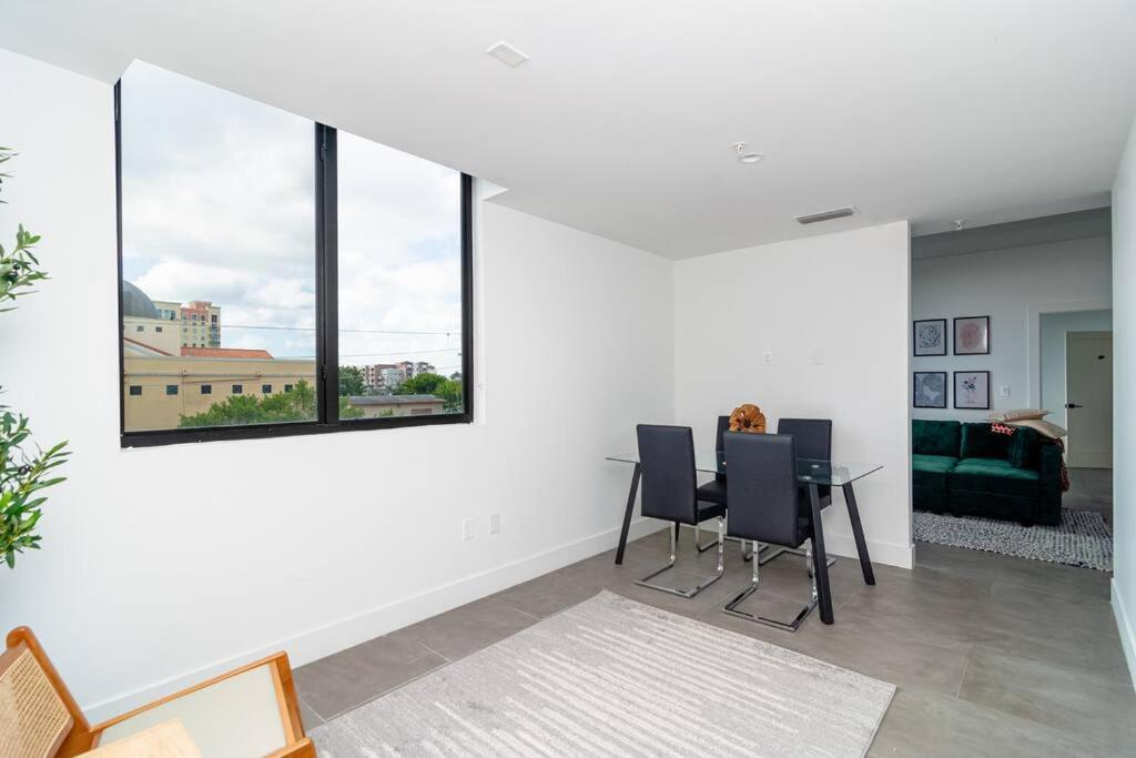 King Bed 2b 1ba Oasis Minutes To Brickell 6 Guests