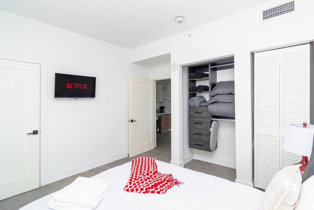 King Bed 2b 1ba Oasis Minutes To Brickell 6 Guests Apartment Miami