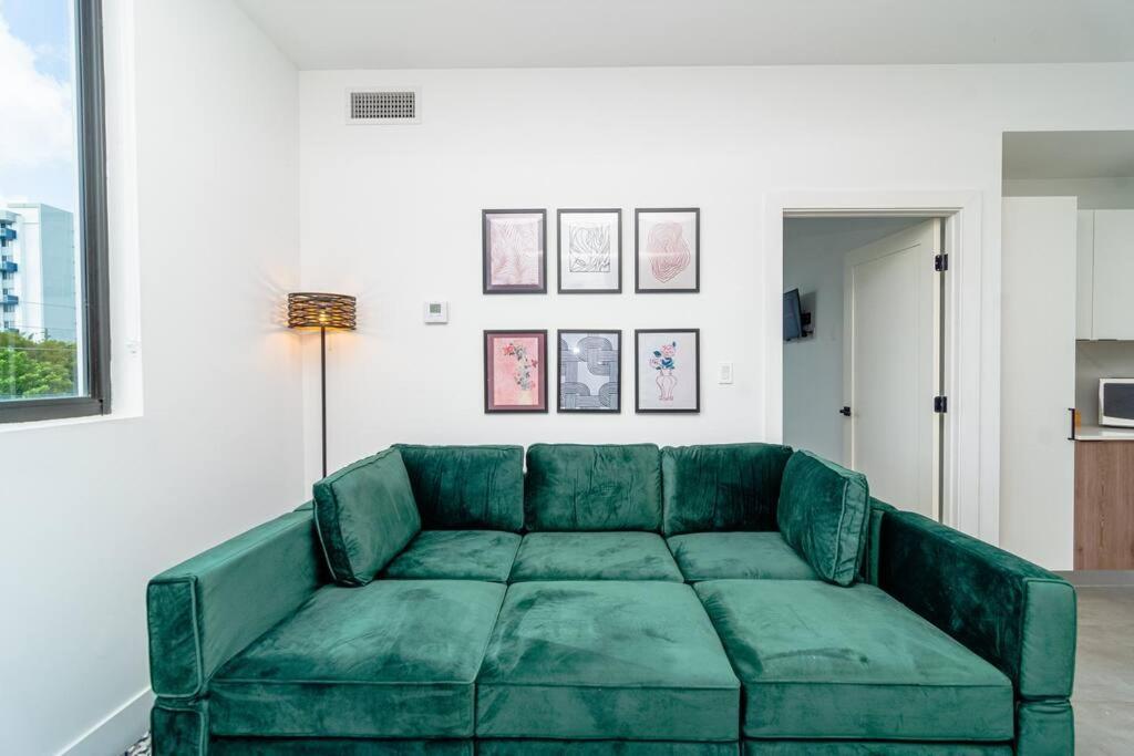 King Bed 2b 1ba Oasis Minutes To Brickell 6 Guests Miami