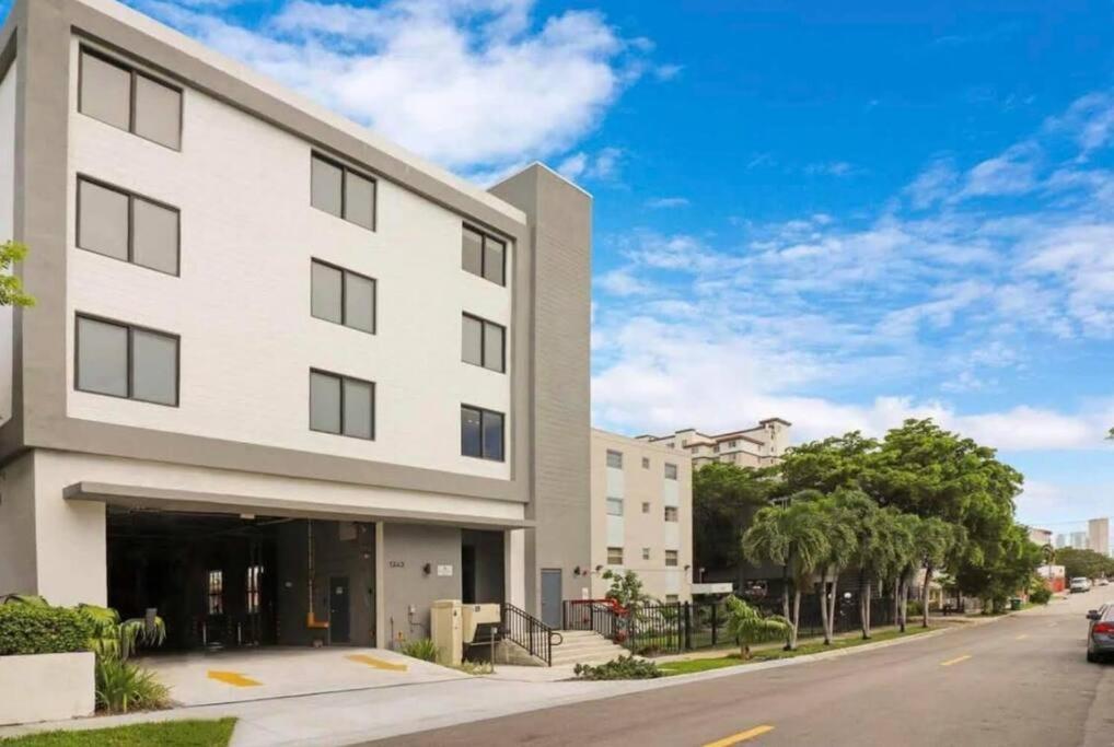 King Bed 2b 1ba Oasis Minutes To Brickell 6 Guests