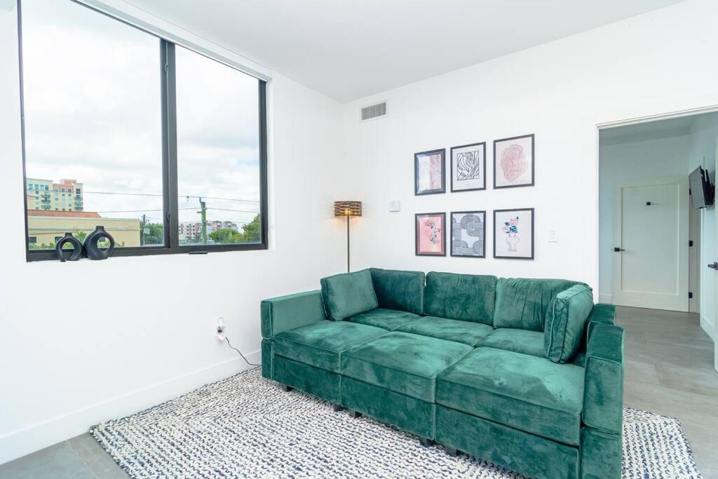 Apartment King Bed 2b 1ba Oasis Minutes To Brickell 6 Guests *