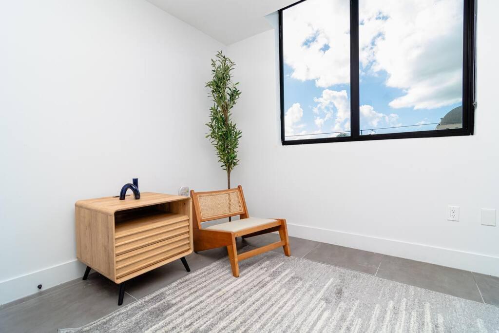 King Bed 2b 1ba Oasis Minutes To Brickell 6 Guests Apartment Miami