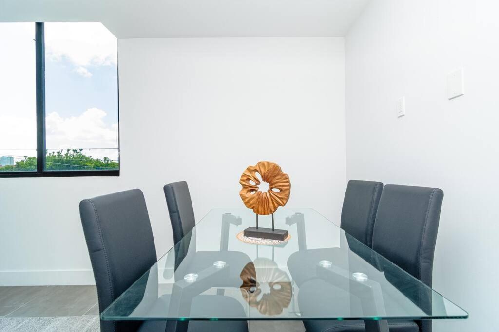 King Bed 2b 1ba Oasis Minutes To Brickell 6 Guests Apartment
